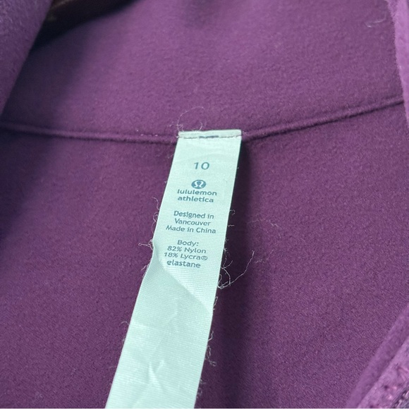 • [Lululemon] 1/4 Zip • - Picture 4 of 11
